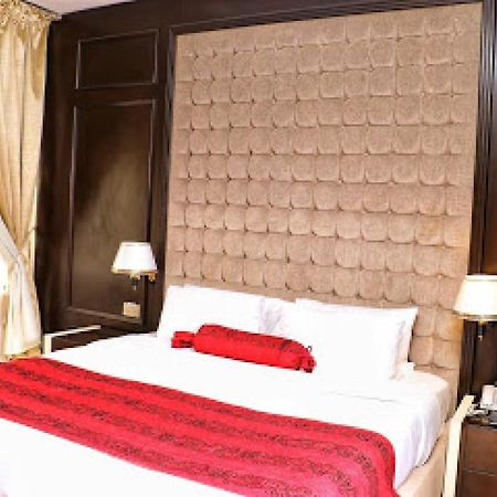 Room In Lodge - Best Western Plus-إبادان المظهر الخارجي الصورة