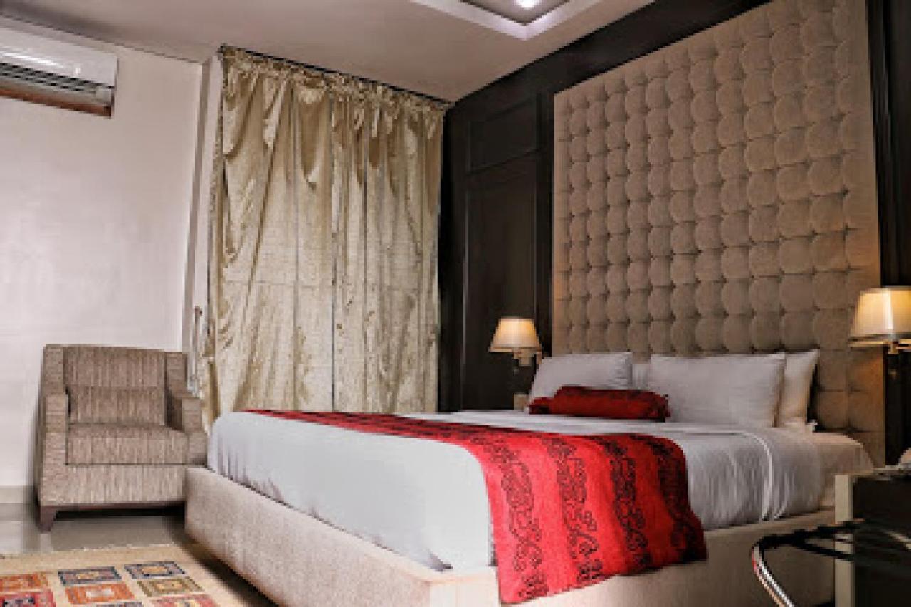Room In Lodge - Best Western Plus-إبادان المظهر الخارجي الصورة