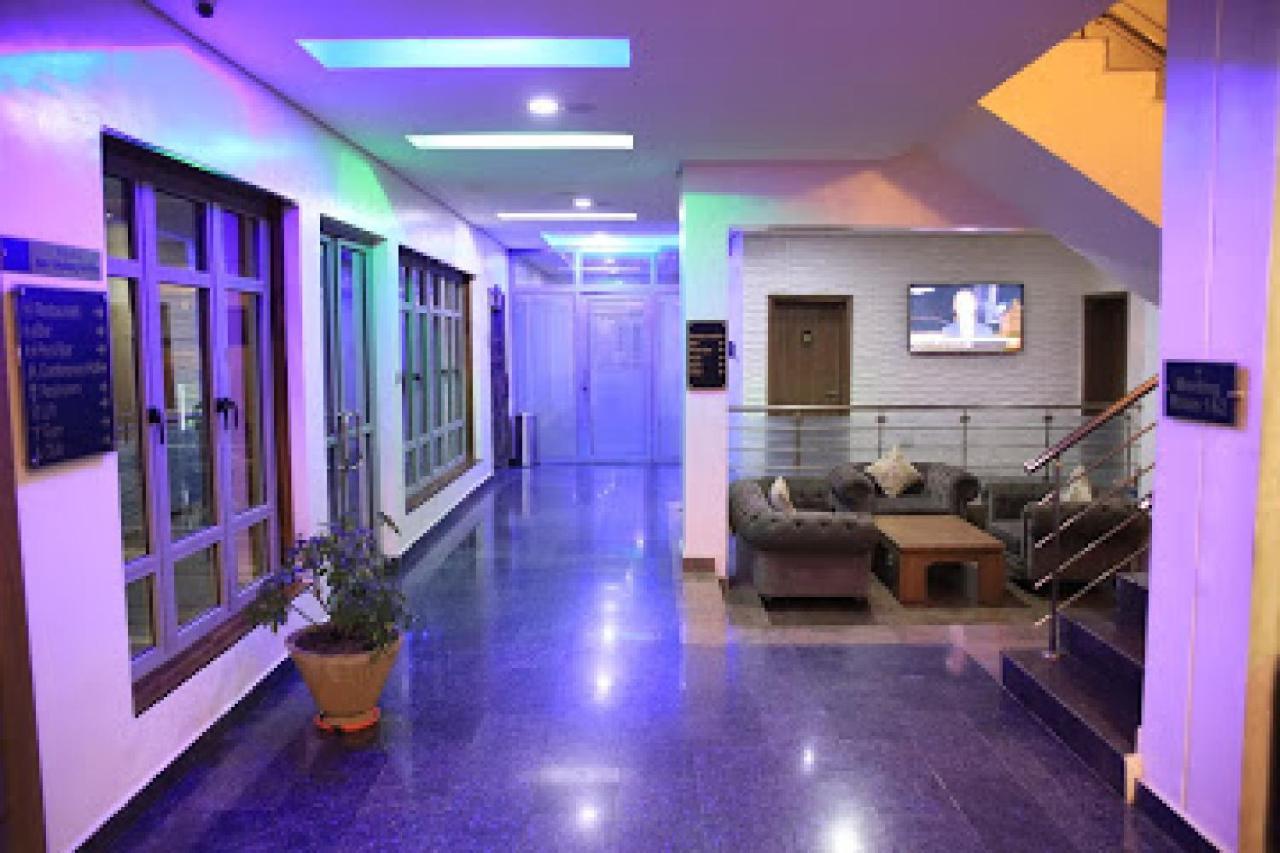 Room In Lodge - Best Western Plus-إبادان المظهر الخارجي الصورة
